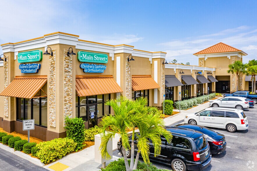 More Photos Of 13195 Metro Pky, Fort Myers General Retail For Sale