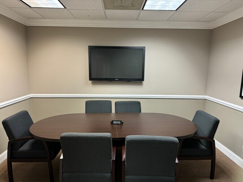 More Photos Of 1825 Main St, Weston Office For Lease