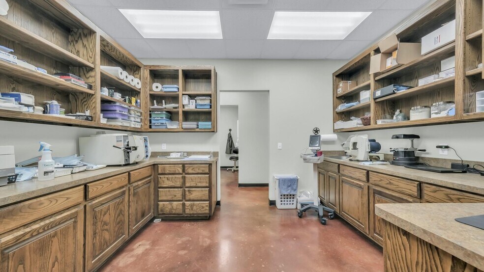 More Photos Of 126 S Ranch House Rd, Willow Park Medical For Sale