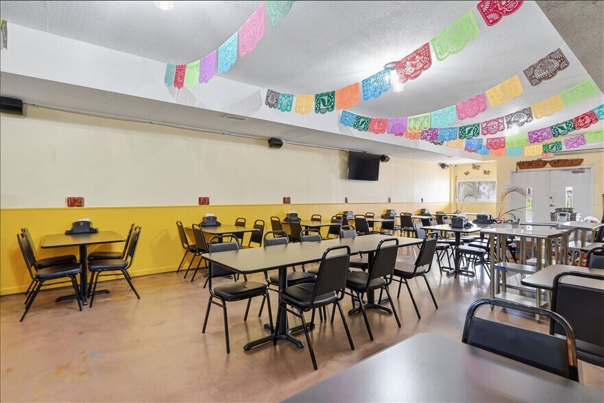 More Photos Of 405 Main St, Silver City Restaurant For Sale