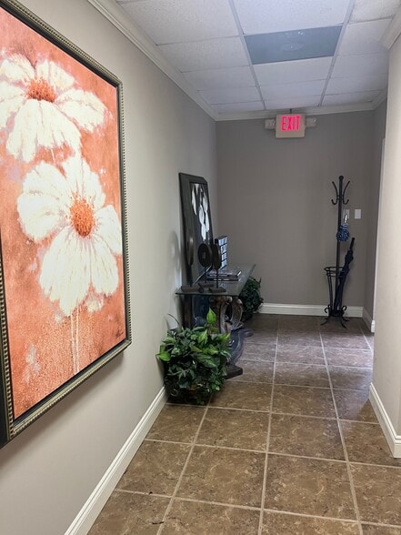 More Photos Of 68446 Tammany Trace Dr, Mandeville Office For Sale