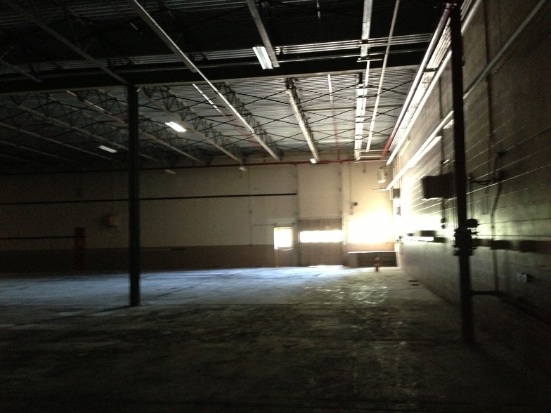 More Photos Of 701 Greylock St, Lee Manufacturing For Sale