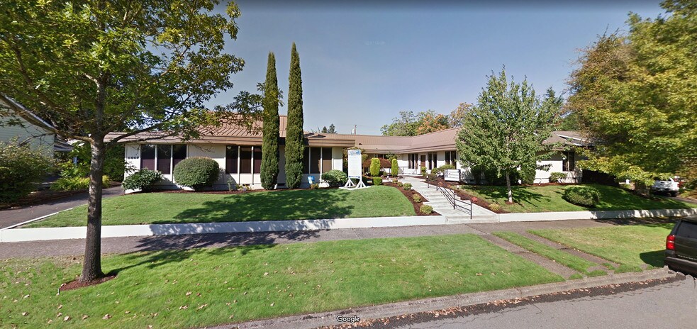 More Photos Of 1431-1449 Liberty St, Salem Office For Lease