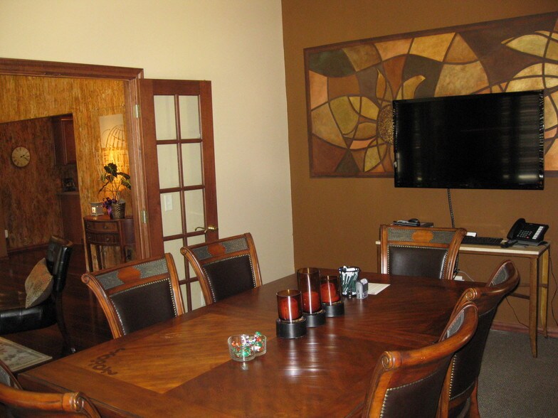 More Photos Of 612-624 N Mulberry Rd, Derby Office For Sale