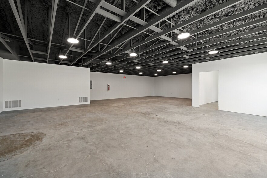 More Photos Of 301-303 Elliott St, Taylor Office For Lease