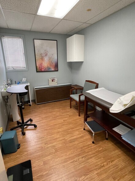 More Photos Of 126 Prospect St, Pawtucket Medical For Lease