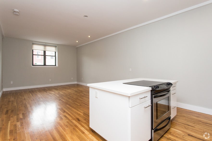 More Photos Of 361-385 Broadway, Chelsea Apartments For Lease