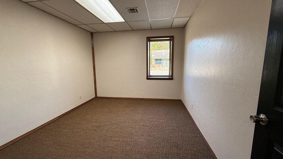 More Photos Of 1001 W Broadway St, Muskogee Medical For Sale