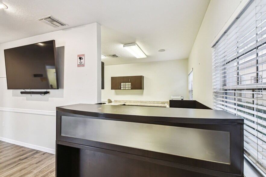 More Photos Of 7720 W Waters Ave, Tampa Office For Lease