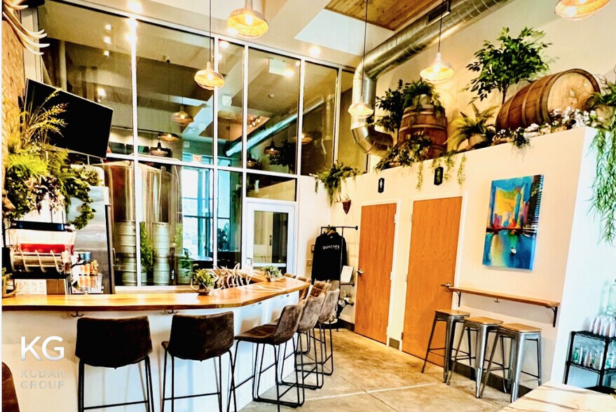 More Photos Of 2337 S Michigan Ave, Chicago Bar For Sale