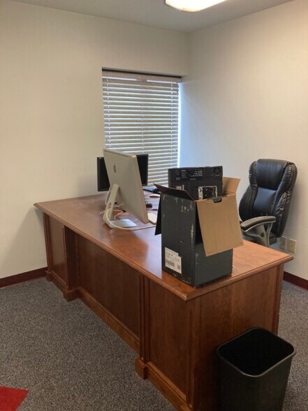 More Photos Of 3046 Industrial Blvd, Bethel Park Light Manufacturing For Lease