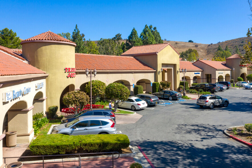 Primary Photo Of 3815-3963 E Thousand Oaks Blvd, Westlake Village Unknown For Lease