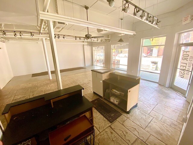 More Photos Of 100 Market St, Chattanooga Storefront For Sale