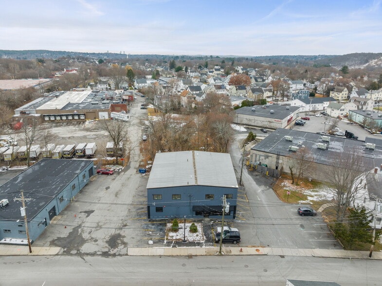 More Photos Of 9 Fowle St, Woburn Warehouse For Sale