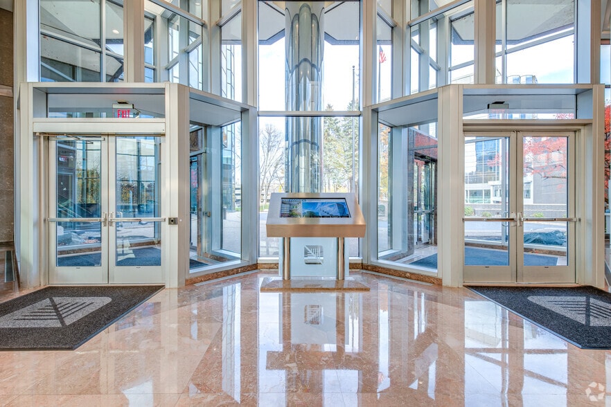 More Photos Of 8400 Normandale Lake Blvd, Bloomington Coworking Space