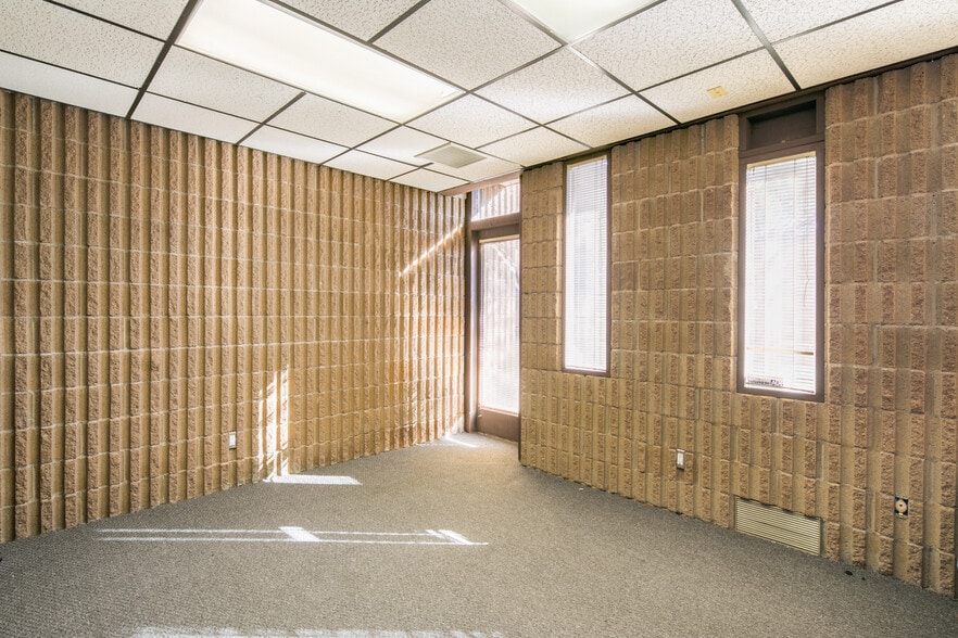 More Photos Of 3500 F Comanche Rd NE, Albuquerque Medical For Sale
