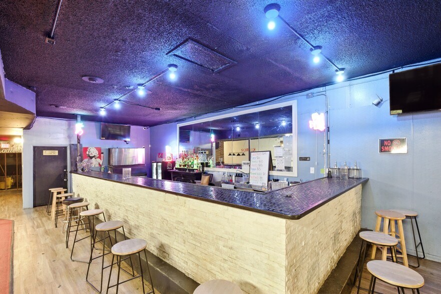 More Photos Of 8604 Jensen Dr, Houston Bar For Sale