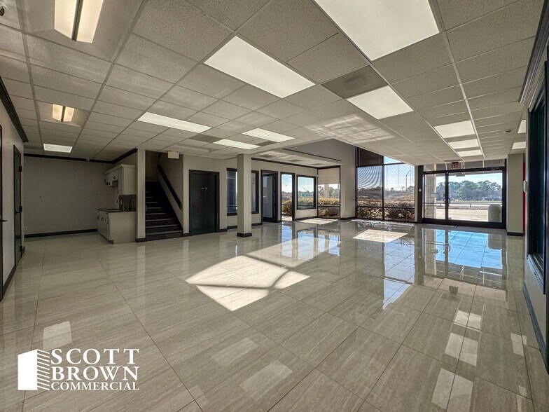 More Photos Of 1001 S Interstate 35 E, Denton Storefront Retail Office For Lease