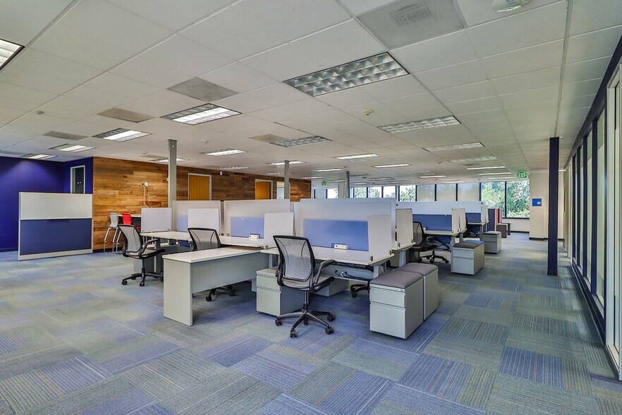 More Photos Of 17323 Ventura Blvd, Encino Office For Lease