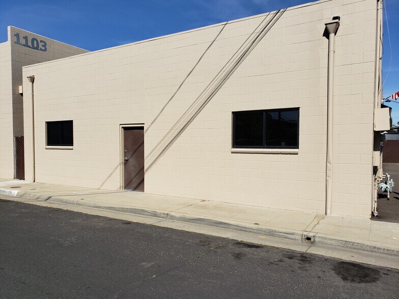 More Photos Of 1119-1121 Brookhaven Dr, Clovis Warehouse For Lease