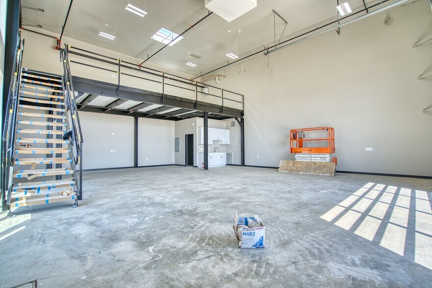 More Photos Of 168 Miller Dr, Dacono Flex For Sale