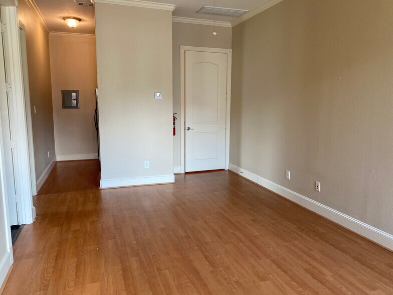 More Photos Of 13644 Breton Ridge St, Houston Medical For Sale