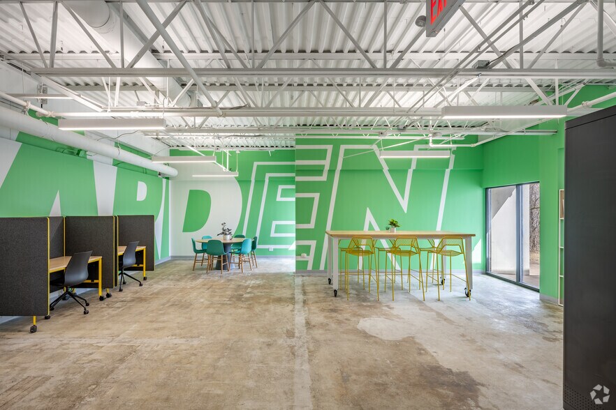 More Photos Of 4440 W Round Lake Rd, Arden Hills Warehouse For Lease