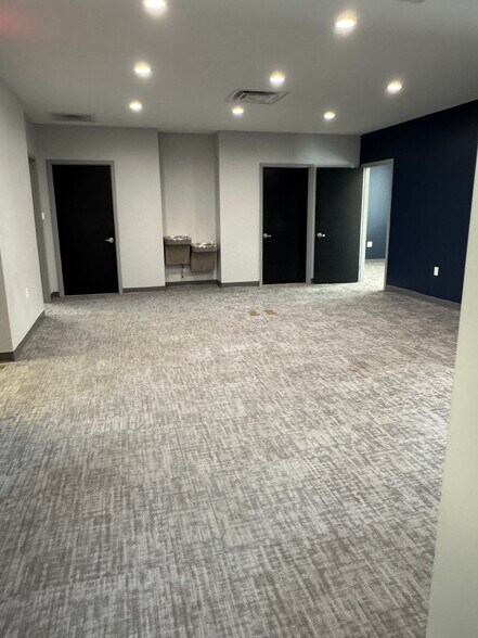 More Photos Of 2637 W State Road 426, Oviedo Medical For Lease