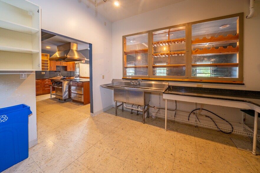 More Photos Of 279 S Main St, Winterport Winery Vineyard For Sale