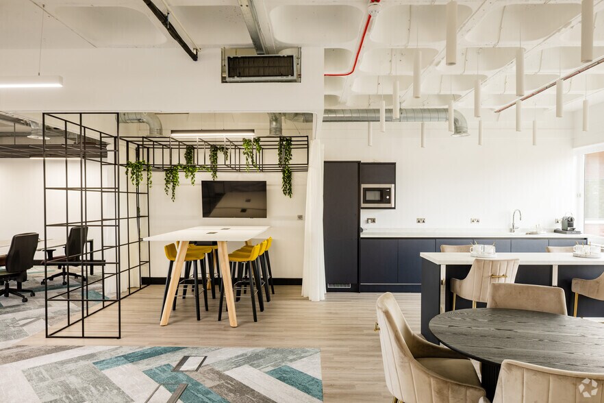 More Photos Of Bridge Ave, Maidenhead Coworking Space