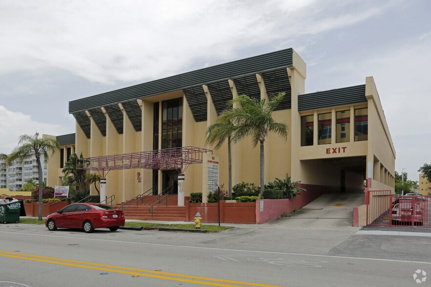 More Photos Of 951 NE 167th St, Miami Medical For Sale