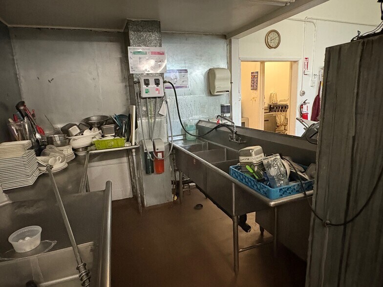 More Photos Of 301-317 W Foothill Blvd, Monrovia Storefront For Sale