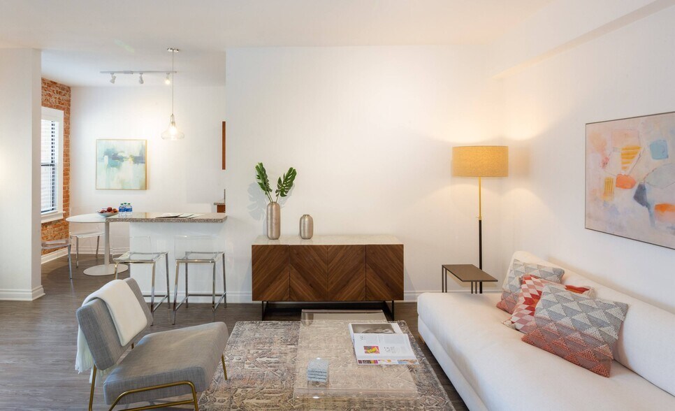 More Photos Of 5529-5533 Hollywood Blvd, Los Angeles Apartments For Lease
