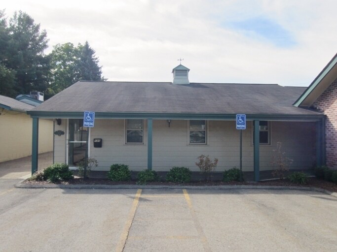 More Photos Of 100 Sandune Dr, Plum Medical For Lease