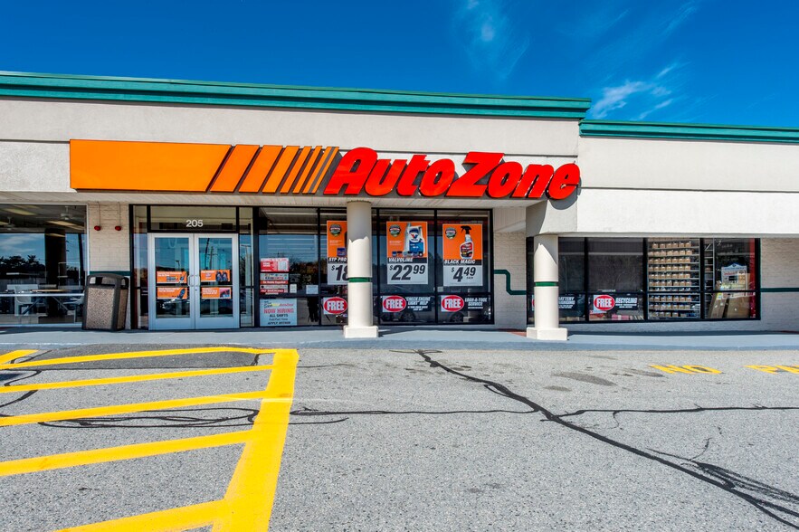 More Photos Of 197-205 Washington St, Hudson Unknown For Lease