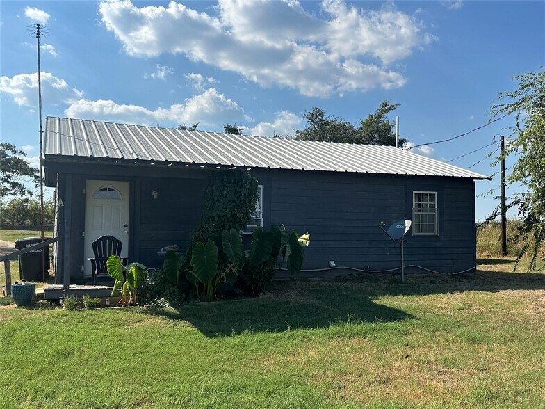 More Photos Of 2764 W Highway 199, Springtown Apartments For Sale
