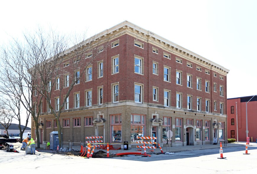 Primary Photo Of 323 E Walnut St, Des Moines Office For Lease