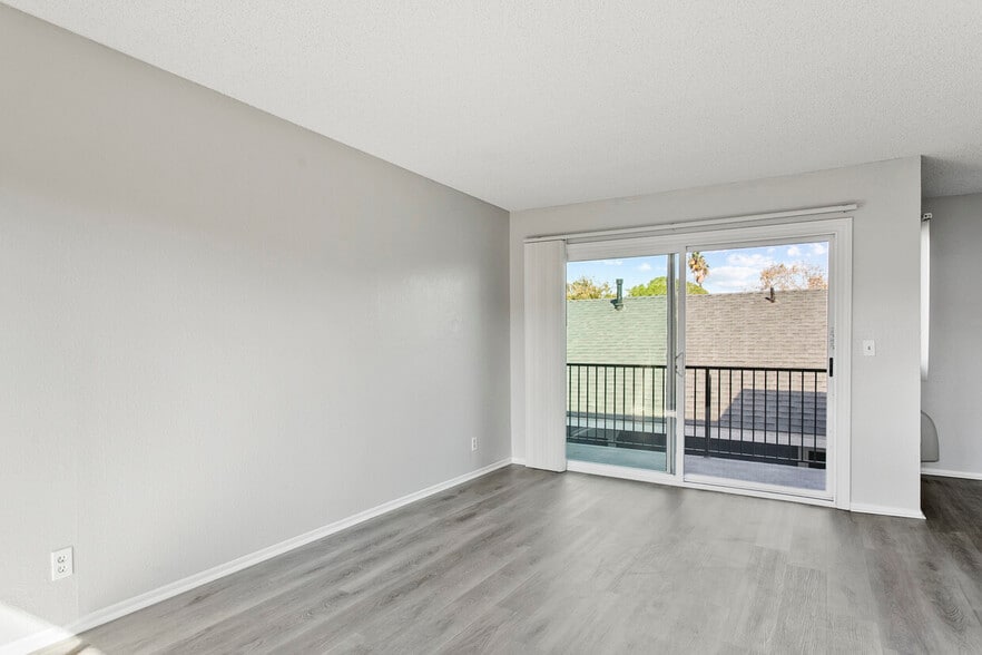 More Photos Of 1010 E Broadway, Anaheim Apartments For Sale