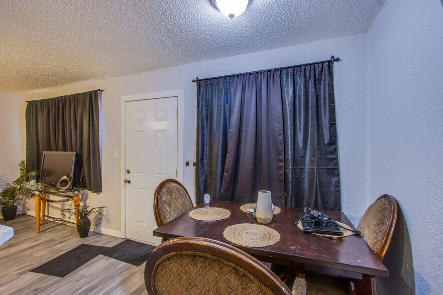 More Photos Of 612 W Washington Ave, Las Vegas Multifamily For Sale