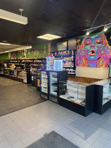 More Photos Of 973 W North Temple, Salt Lake City Freestanding For Lease