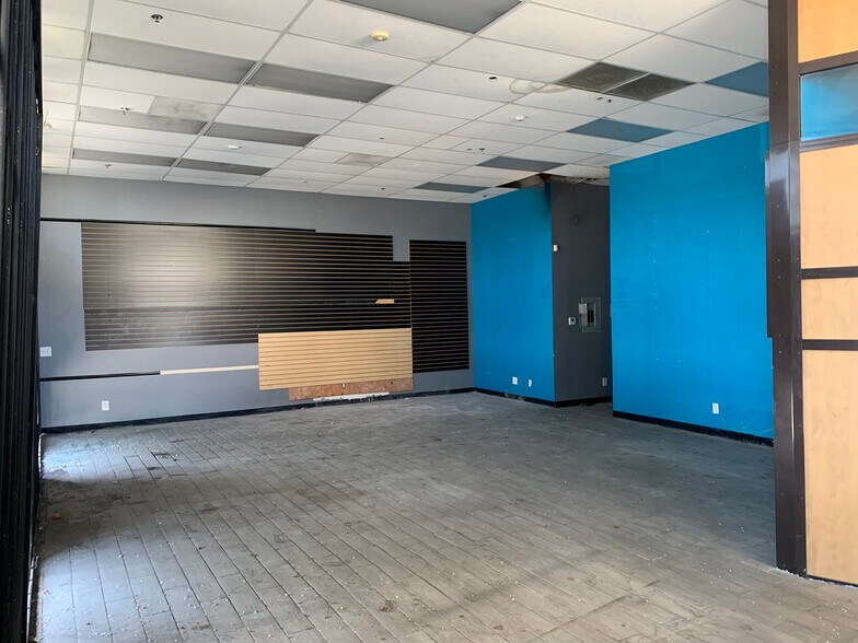 More Photos Of 2109 N Long Beach Blvd, Compton Storefront For Sale