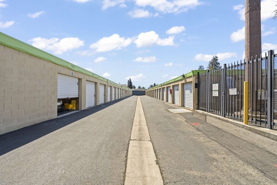 More Photos Of 38491 Fremont Blvd, Fremont Self Storage For Sale