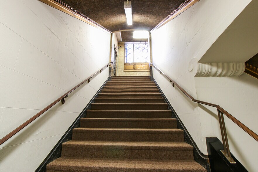 More Photos Of 855 S Hill St, Los Angeles Office For Lease