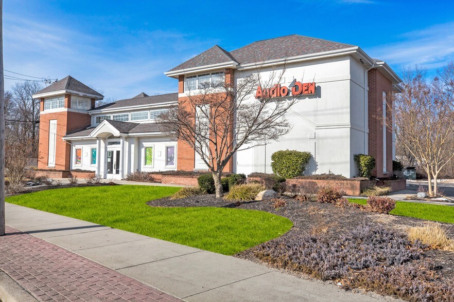 More Photos Of 2845 Middle Country Rd, Lake Grove Storefront Retail Office For Sale