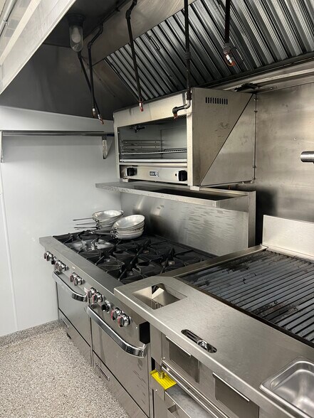 More Photos Of 430 Carolina Way, Highlands Flex For Sale