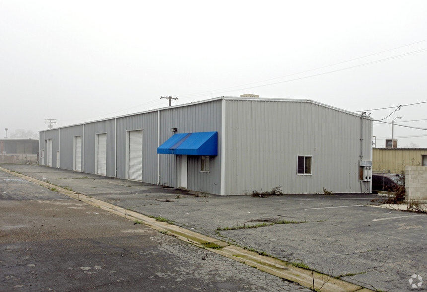 Primary Photo Of 1635 S O St, Tulare Warehouse For Lease