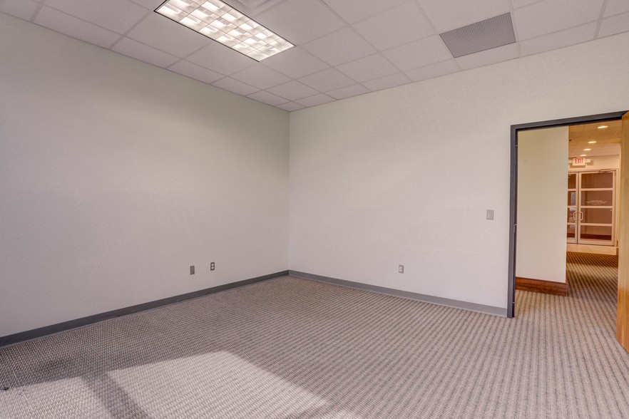 More Photos Of 2470 Daniells Bridge Rd, Athens Office For Lease