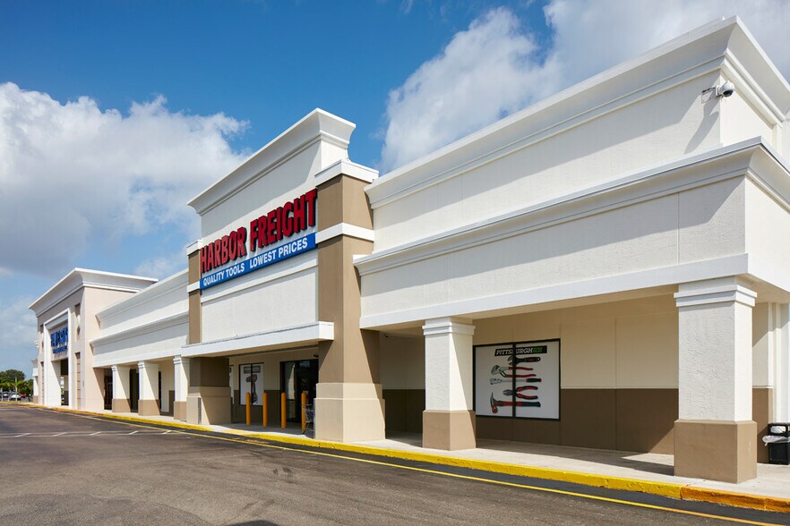 More Photos Of 2421-2627 Okeechobee Blvd, West Palm Beach Unknown For Lease