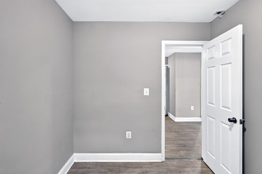 More Photos Of 109 Wayne Pl SE, Washington Apartments For Sale