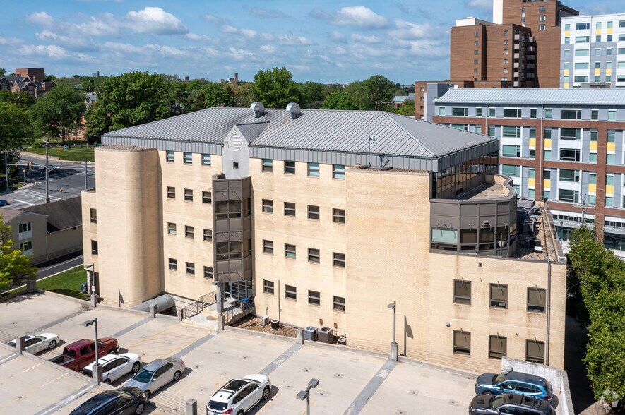 More Photos Of 40 York Rd, Towson Medical For Sale